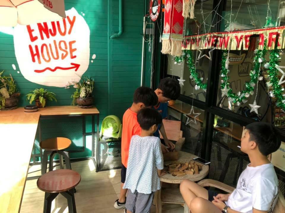 Enjoy House Hostel Chiang Mai Exterior foto